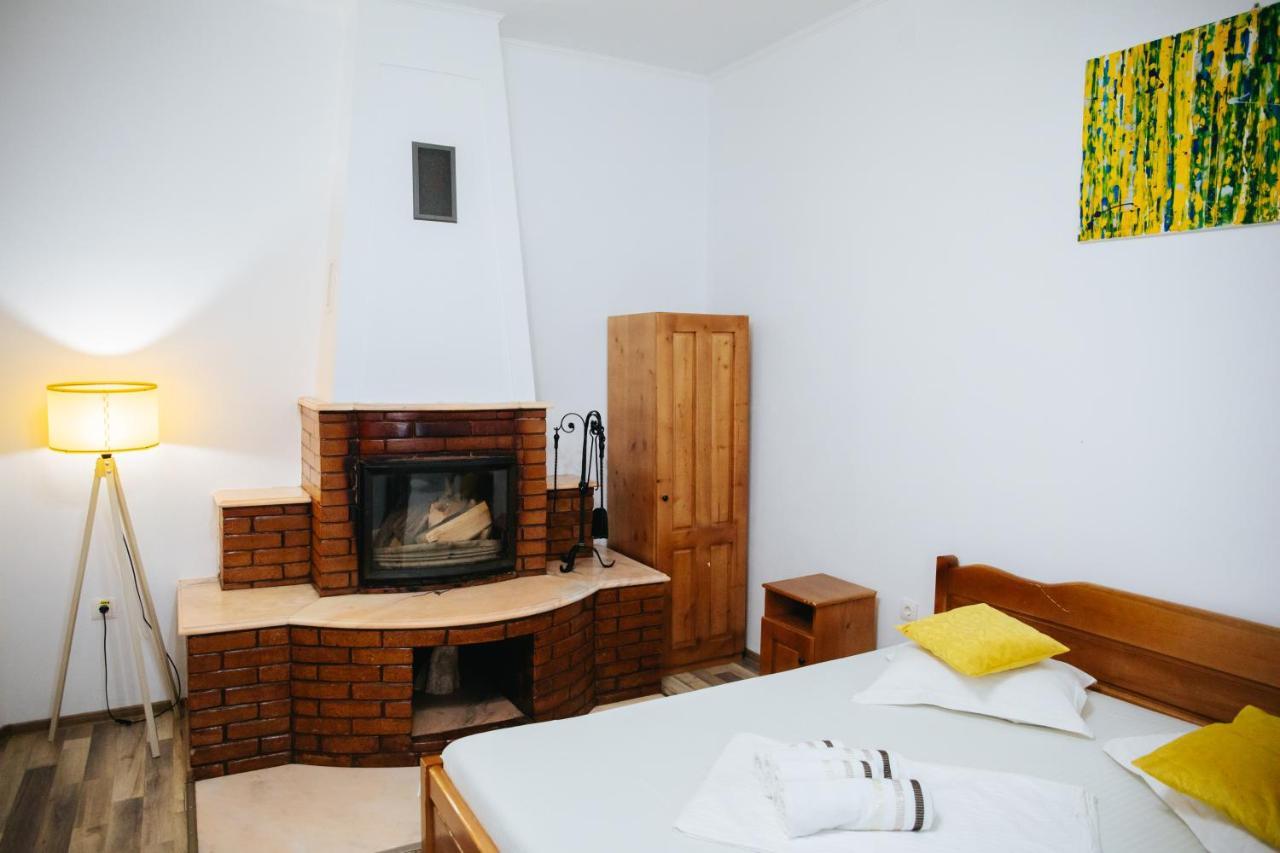 Pensiunea Casa Cristal Zsilvásárhely Kültér fotó