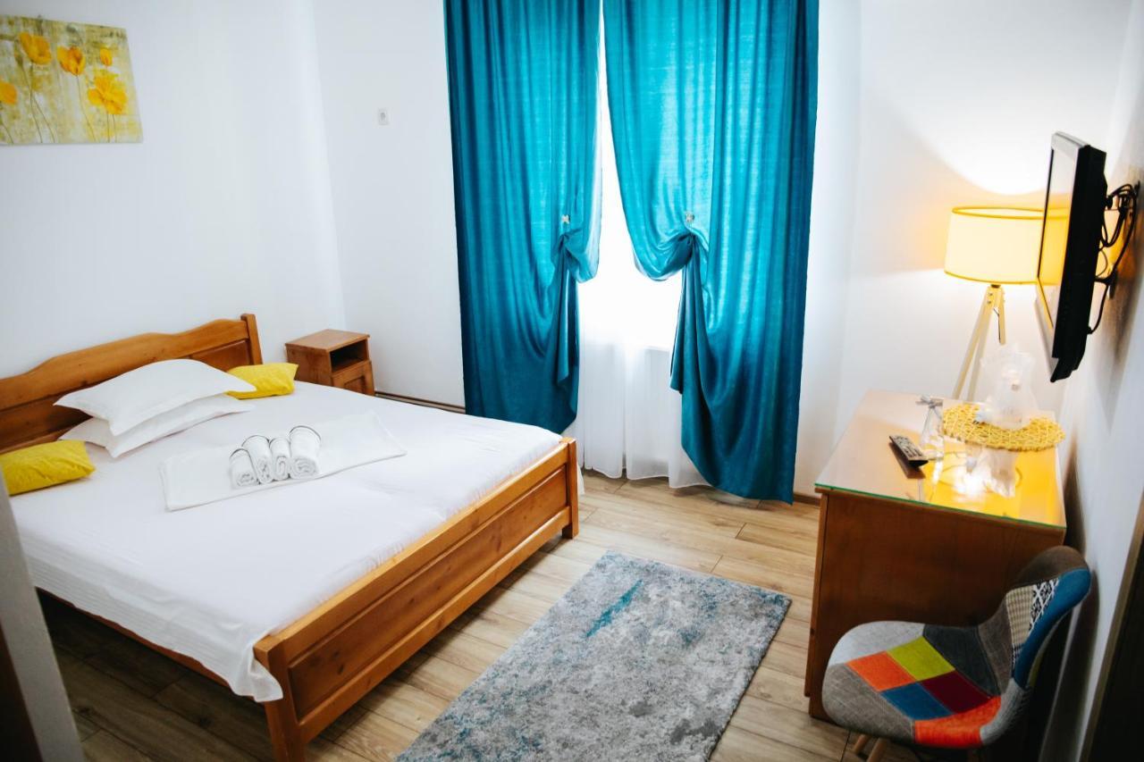 Pensiunea Casa Cristal Zsilvásárhely Kültér fotó