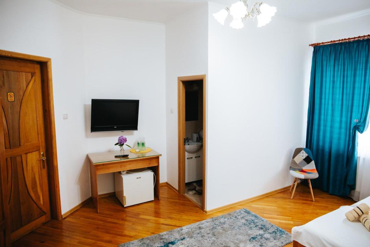 Pensiunea Casa Cristal Zsilvásárhely Kültér fotó