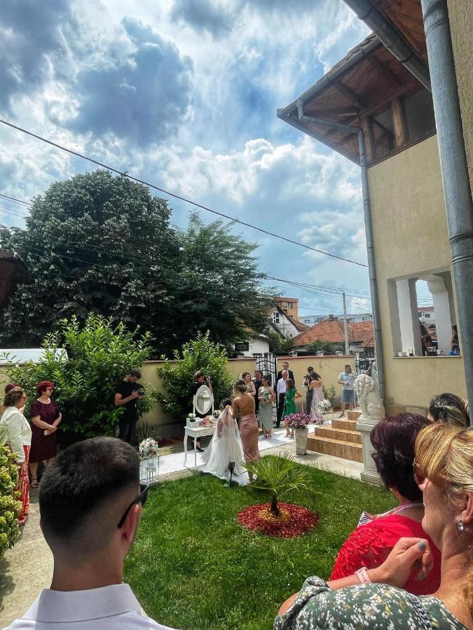 Pensiunea Casa Cristal Zsilvásárhely Kültér fotó